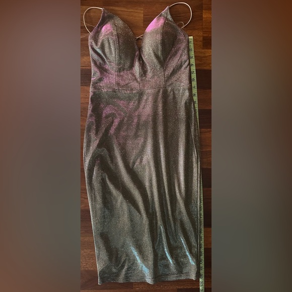 NWT WINDSOR Size S Gold Holographic Backless Midi Dress with Spaghetti Straps - Picture 8 of 8